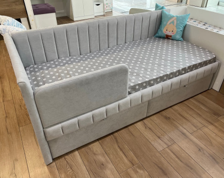 Угловая кровать Слайт Полоса 80х160 (правая). Велюр Тедди 313 от Династия Kids