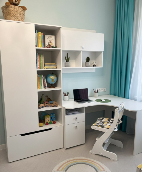 Стол угловой коллекции Умка 1160 мм от Династия Kids